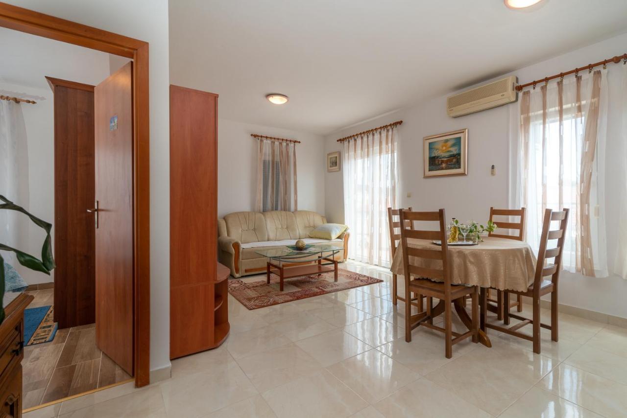 Апартаменти Apartman Dildo Трогір Екстер'єр фото