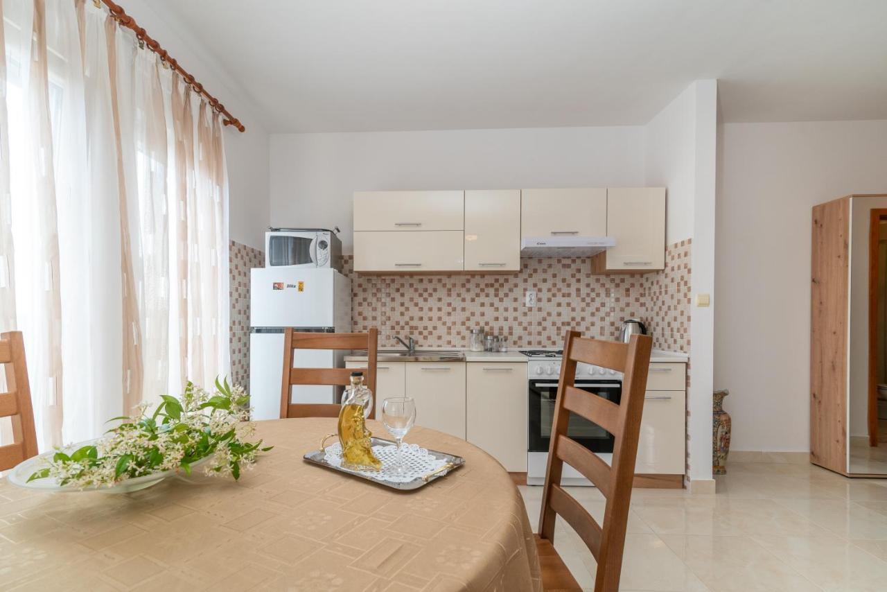 Апартаменти Apartman Dildo Трогір Екстер'єр фото