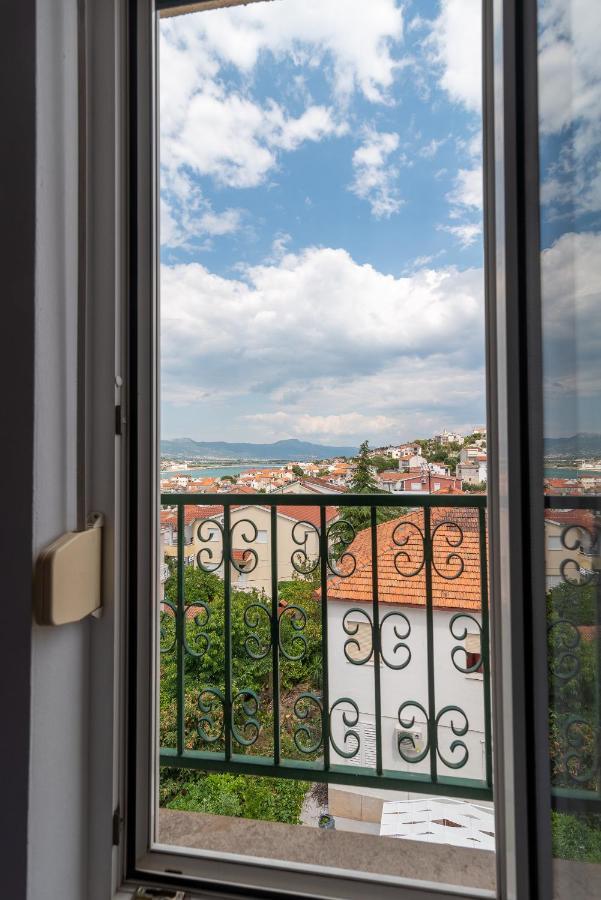 Апартаменти Apartman Dildo Трогір Екстер'єр фото